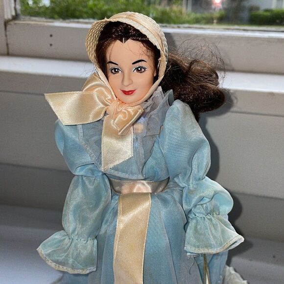 Vintage 1989 World Doll Gone With The Wind Melanie Hamilton doll on stand - Picture 2 of 7